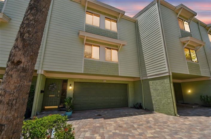 Image No.1-3 Bed Townhouse for sale