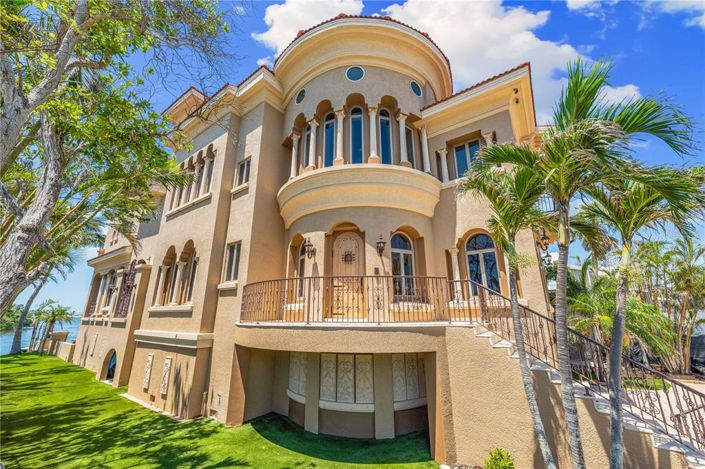 Image No.2-5 Bed Property for sale