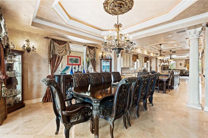 Image No.21-5 Bed Property for sale