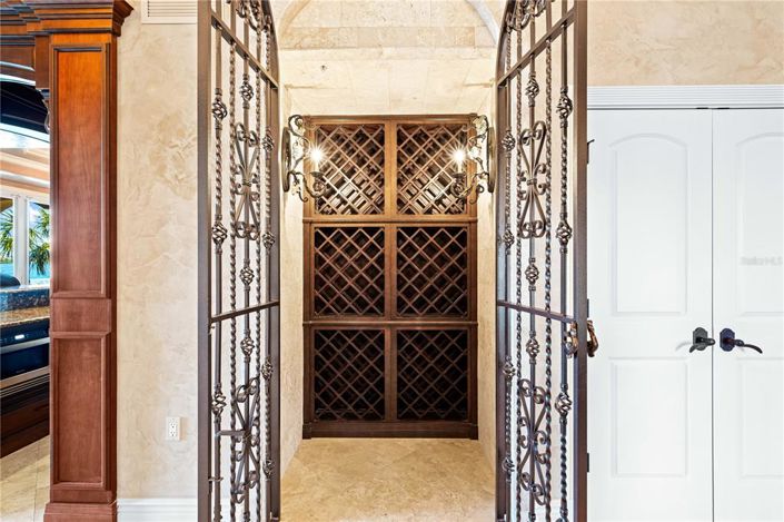 Image No.23-5 Bed Property for sale