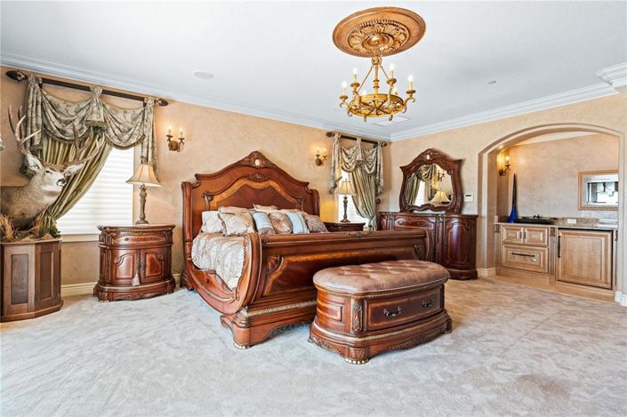 Image No.30-5 Bed Property for sale