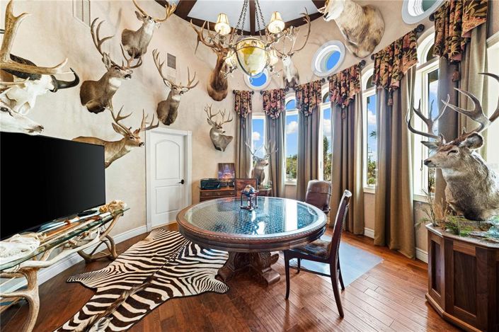 Image No.42-5 Bed Property for sale