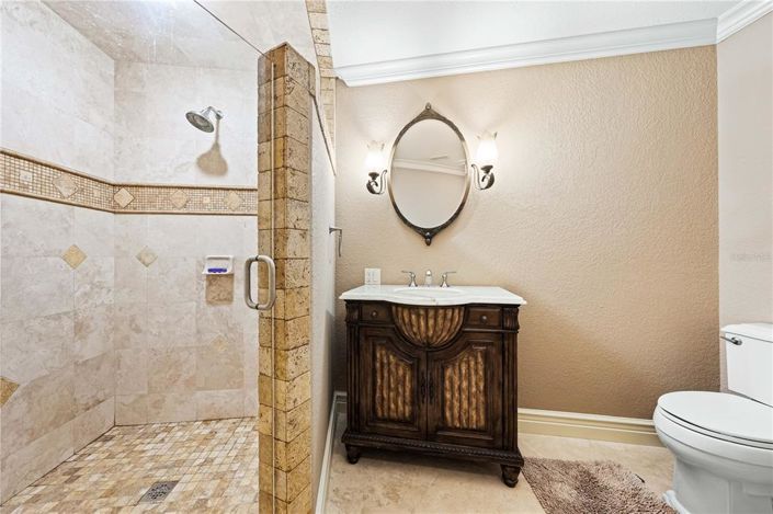 Image No.44-5 Bed Property for sale