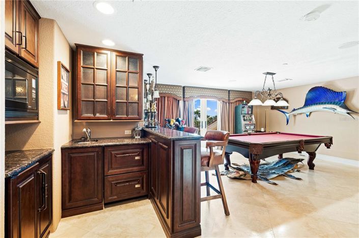 Image No.46-5 Bed Property for sale