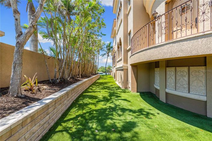 Image No.49-5 Bed Property for sale