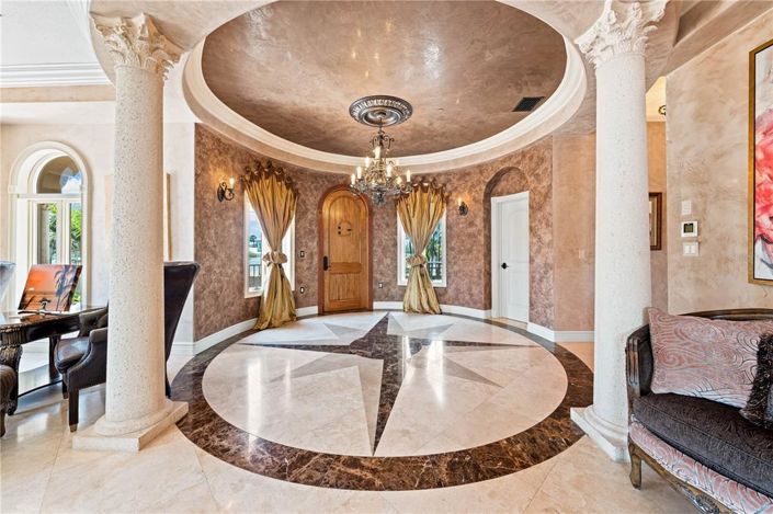 Image No.6-5 Bed Property for sale