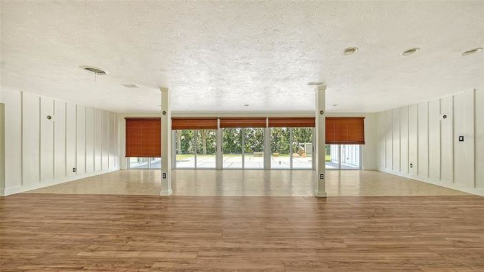 Image No.8-3 Bed Property for sale