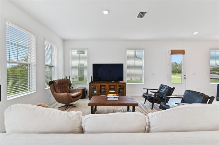 Image No.20-3 Bed Townhouse for sale