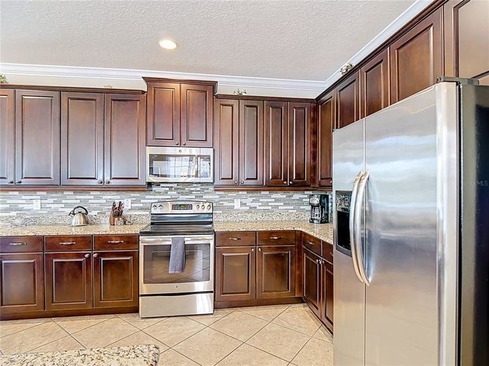 Image No.10-5 Bed Property for sale