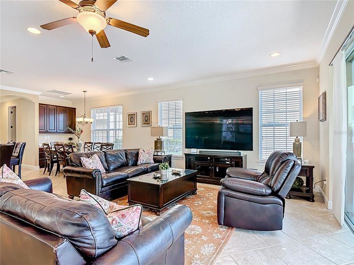 Image No.15-5 Bed Property for sale