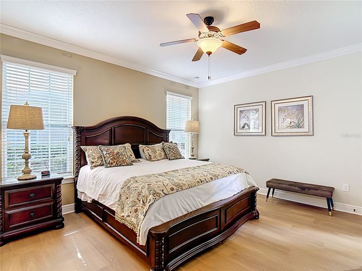 Image No.17-5 Bed Property for sale