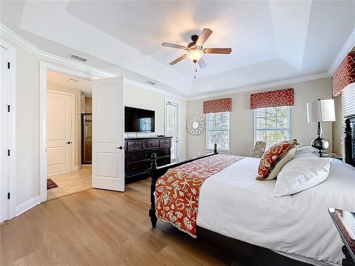 Image No.38-5 Bed Property for sale