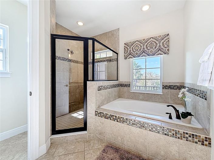 Image No.40-5 Bed Property for sale