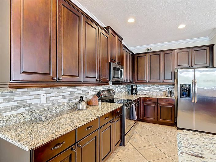 Image No.8-5 Bed Property for sale