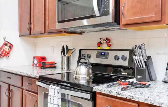 Image No.5-5 Bed Property for sale