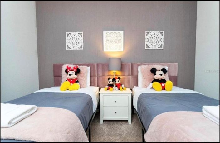 Image No.9-5 Bed Property for sale