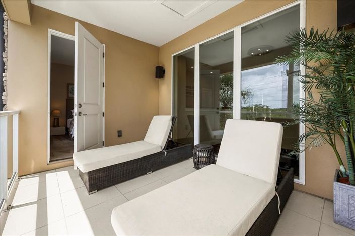 Image No.12-4 Bed Townhouse for sale