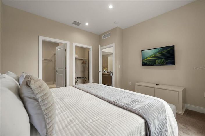 Image No.20-4 Bed Townhouse for sale