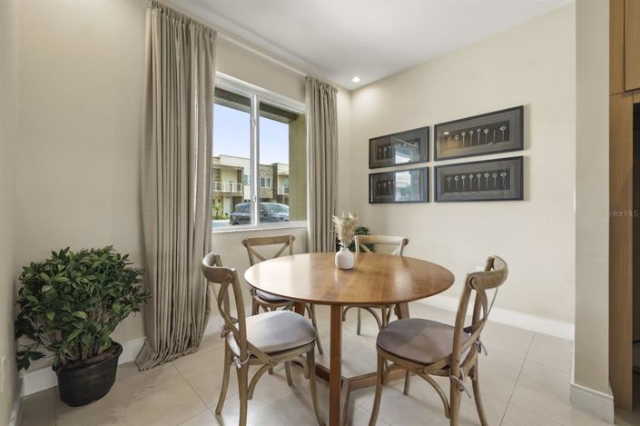 Image No.7-4 Bed Townhouse for sale