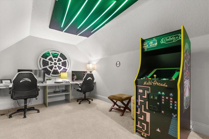 Image No.24-6 Bed Property for sale