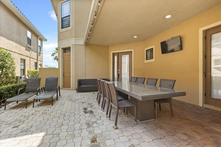 Image No.4-6 Bed Property for sale