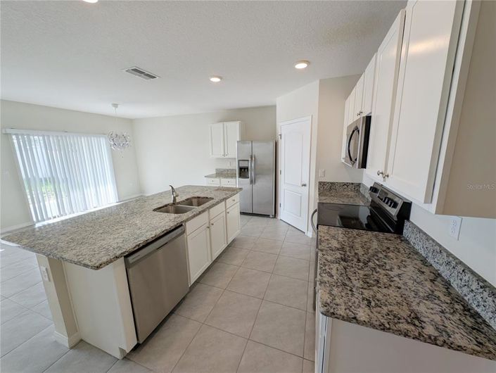 Image No.4-4 Bed Property for sale