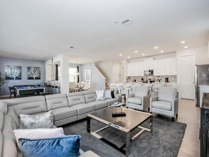 Image No.12-9 Bed Property for sale