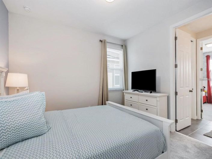 Image No.20-9 Bed Property for sale