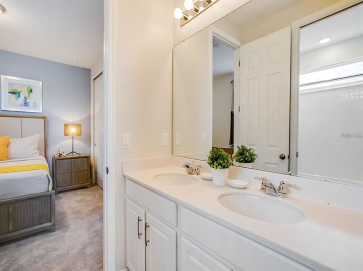 Image No.27-9 Bed Property for sale