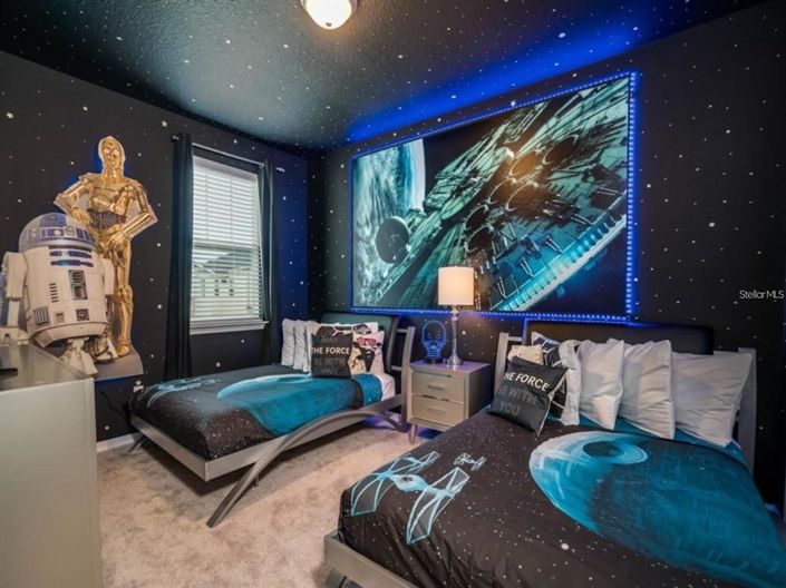 Image No.30-9 Bed Property for sale