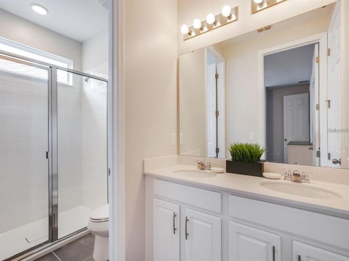 Image No.36-9 Bed Property for sale