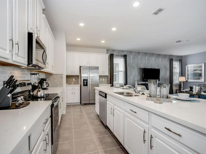 Image No.8-9 Bed Property for sale