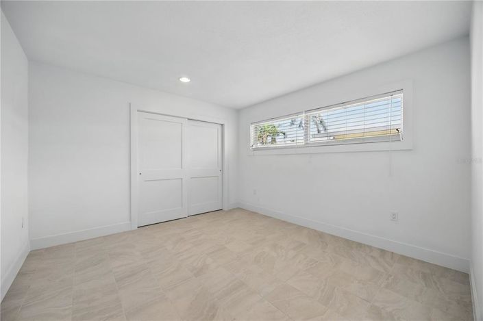 Image No.20-2 Bed Property for sale