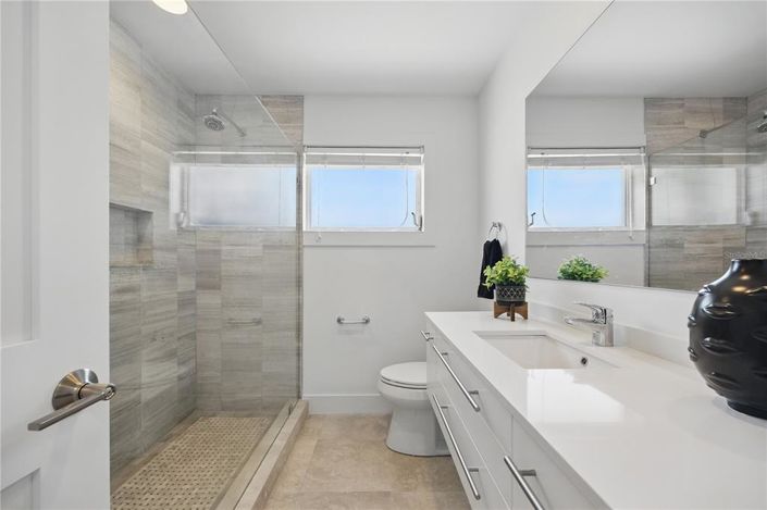 Image No.21-2 Bed Property for sale