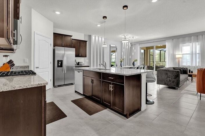 Image No.7-5 Bed Property for sale