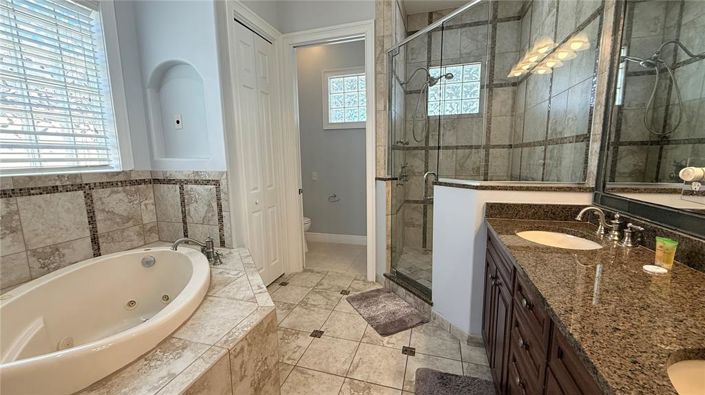 Image No.18-4 Bed Property for sale