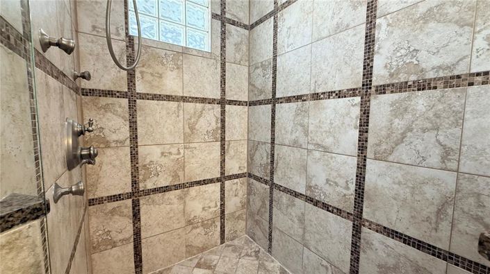 Image No.19-4 Bed Property for sale