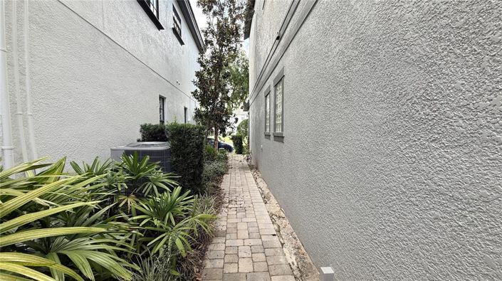 Image No.55-4 Bed Property for sale