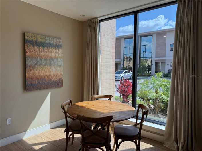 Image No.11-4 Bed Property for sale