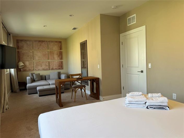 Image No.19-4 Bed Property for sale