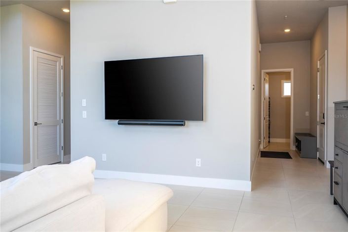 Image No.14-5 Bed Property for sale