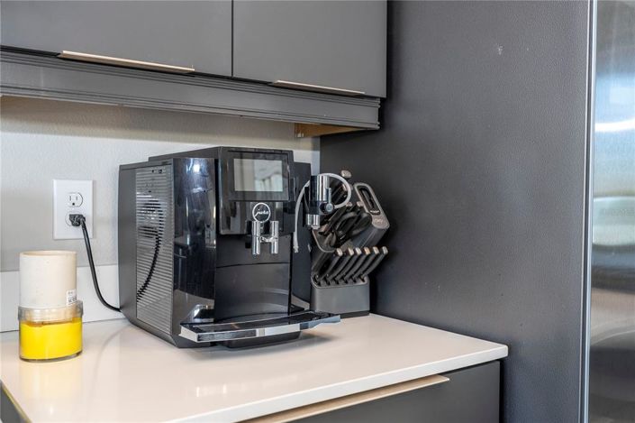 Image No.15-5 Bed Property for sale