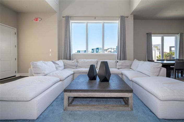 Image No.27-5 Bed Property for sale