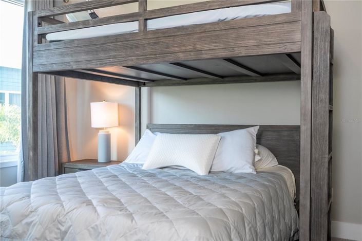 Image No.32-5 Bed Property for sale