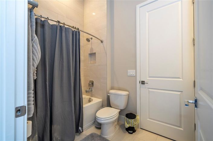 Image No.51-5 Bed Property for sale