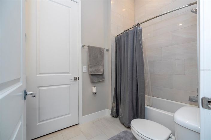 Image No.55-5 Bed Property for sale