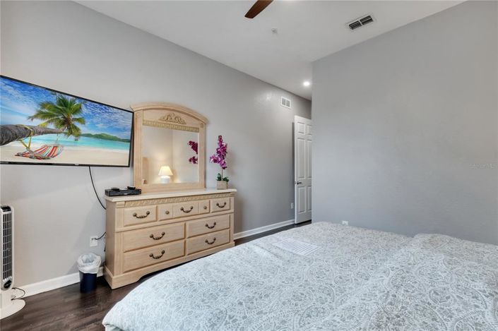 Image No.16-4 Bed Property for sale