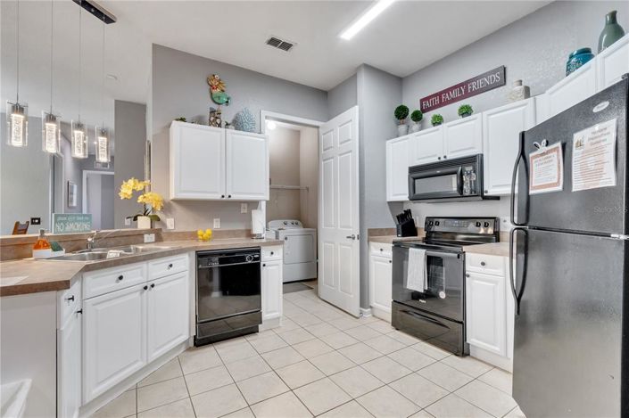 Image No.2-4 Bed Property for sale