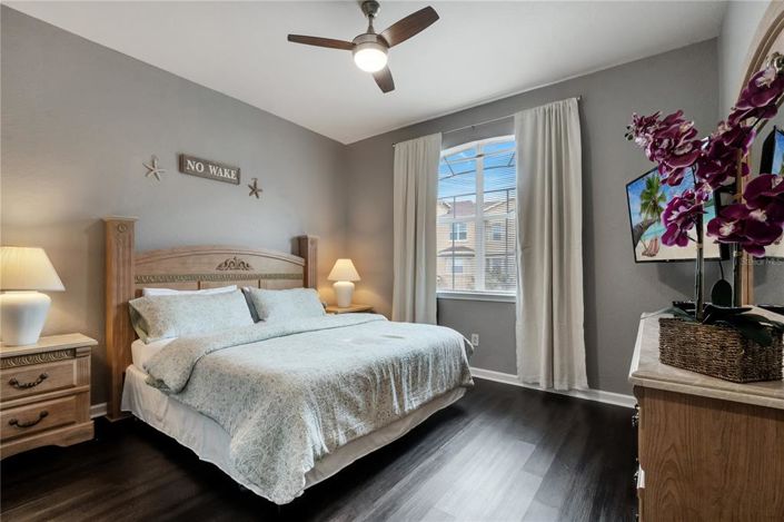 Image No.4-4 Bed Property for sale