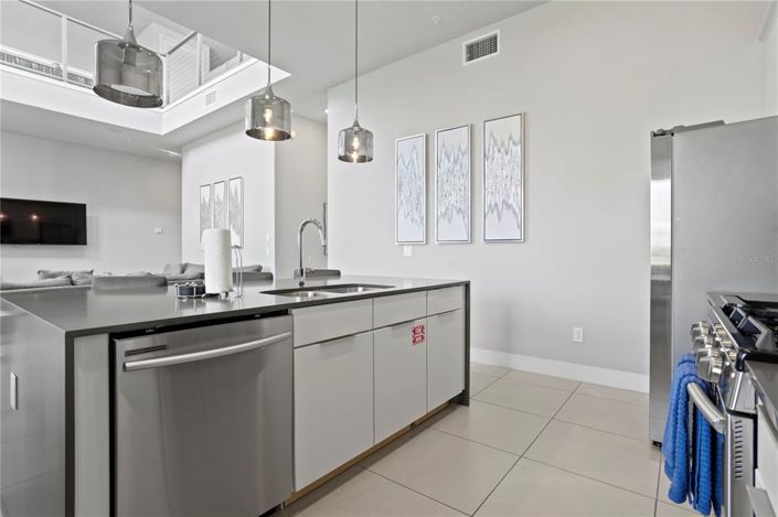 Image No.12-4 Bed Property for sale